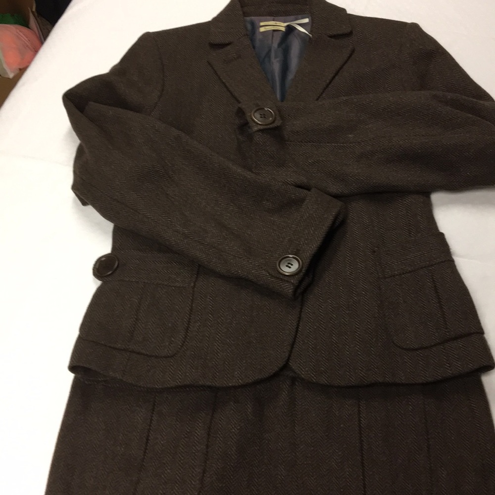 2 piece women’s wool sports suit